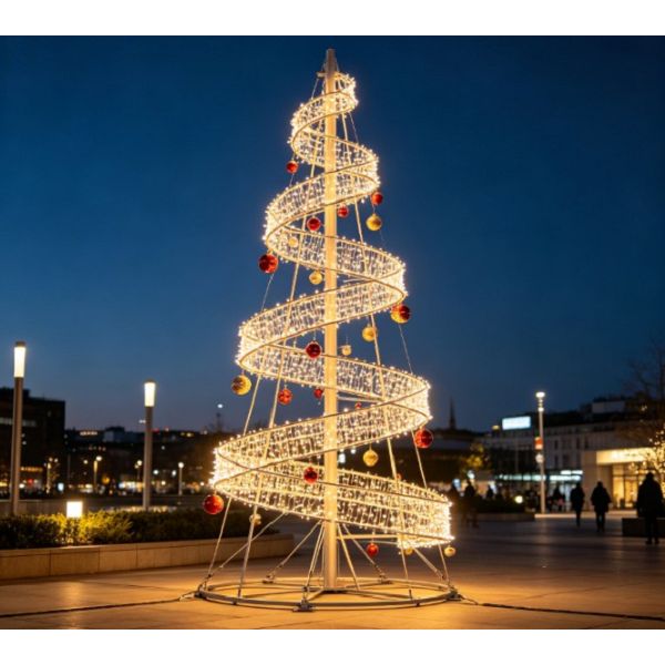 Árvore de Natal em espiral com enfeites